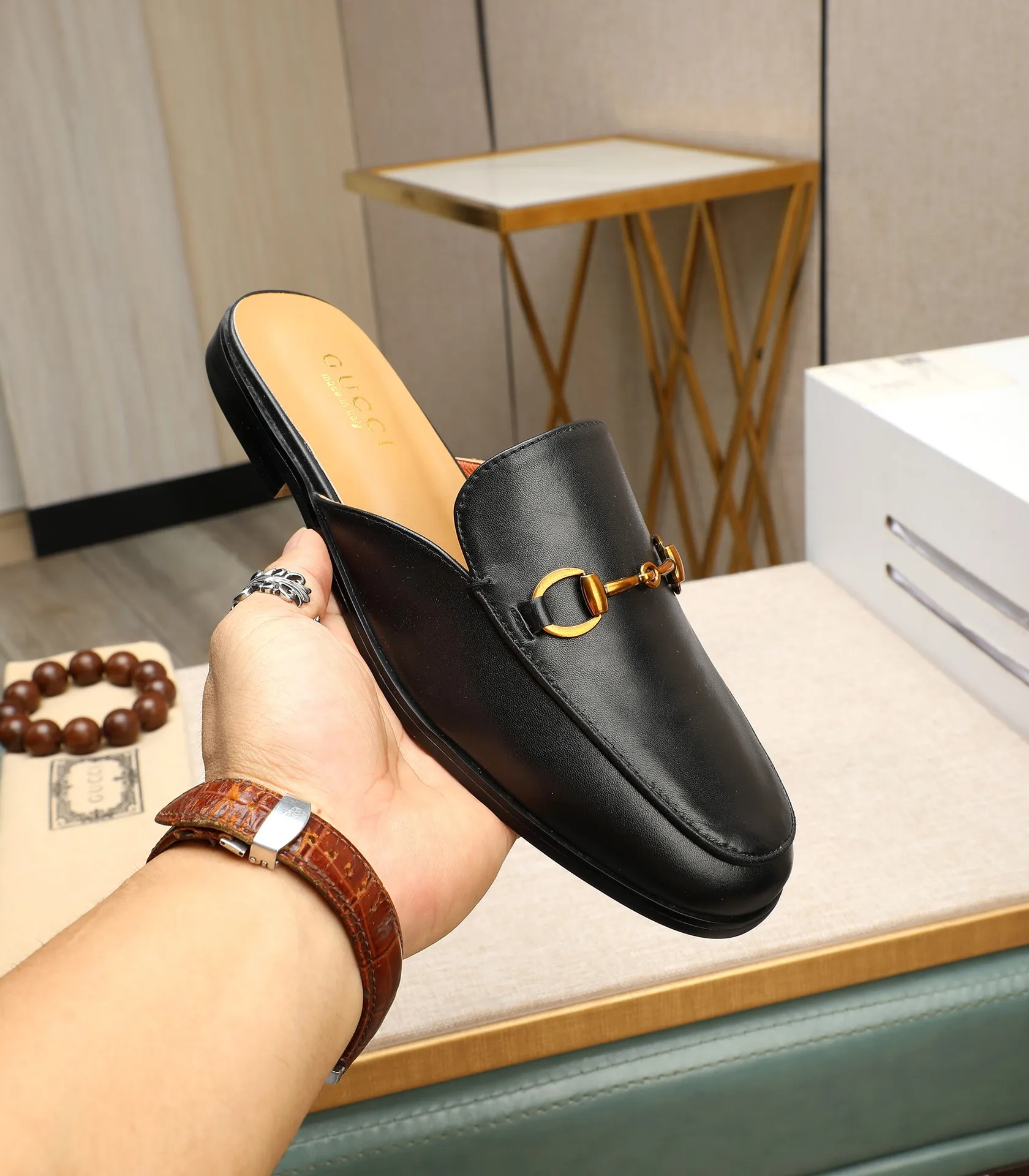 Men's clothing and shoes 💰380 (Gucci) The latest 🎁🎁 casual and fashionable men's shoes 👟 from the official website, hot style 💥 style is simple and elegant, exclusive for trendy men. Unique official website latest brand double G elements 👑 original Gucci decoration, fashionable and generous, original material original calfskin, ✅ fully imported first-layer pigskin lining, official website designated wear-resistant, lightweight original rubber casual outsole, counter classic model taken in kind, 38-44 black and white optional